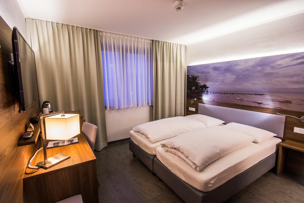 Hotel7Continents Neutraubling Eksteriør billede